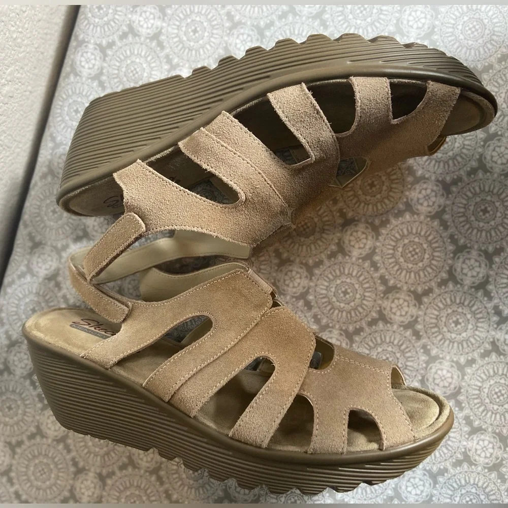 Skechers~Cut-Out~Tan~Suede~Slingback~Velcro Closure~Wedge~Sandals~Size 11